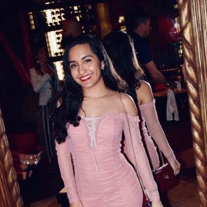 Meet your Posher, Nicole